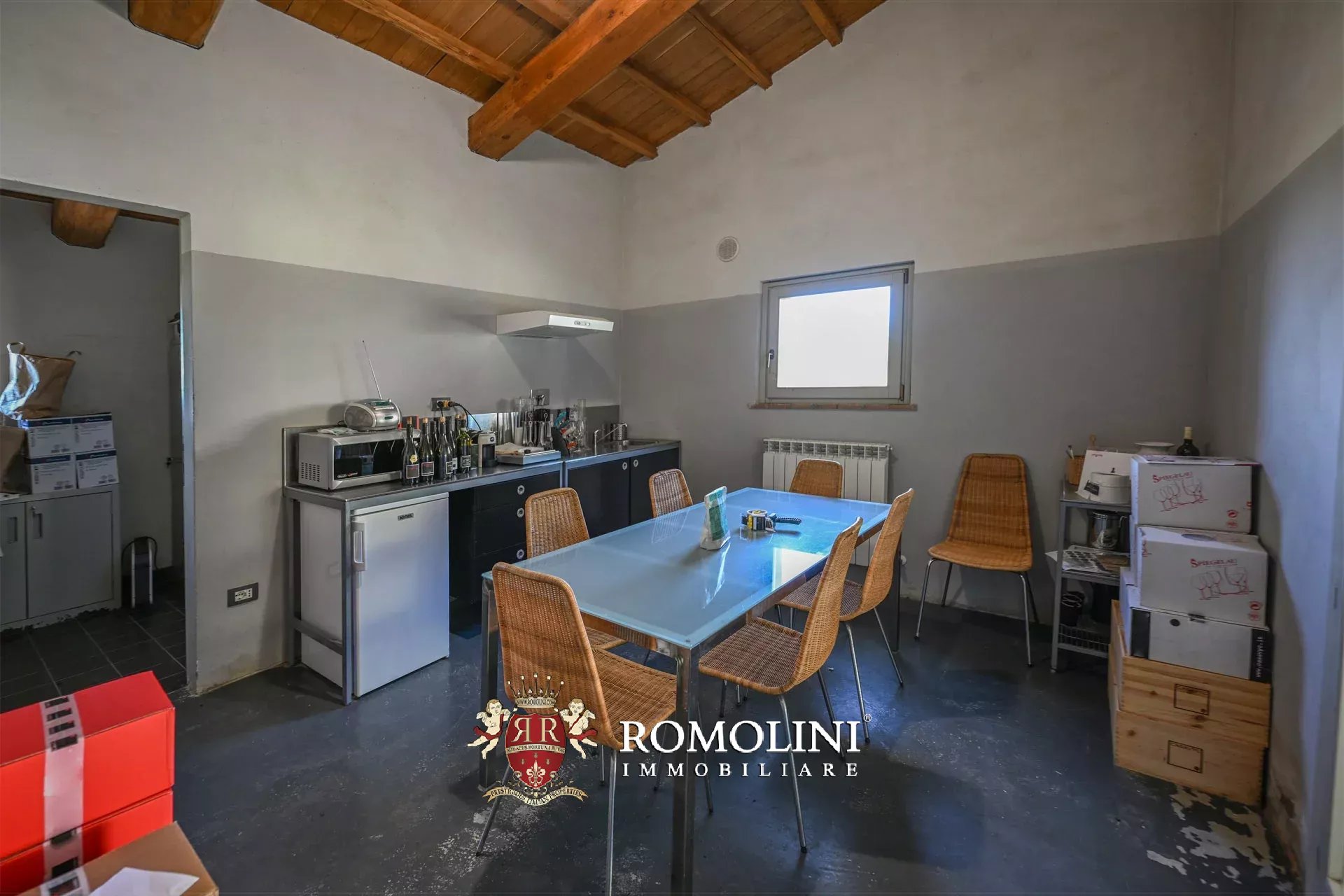 6 Bedroom Vineyard's Image 8