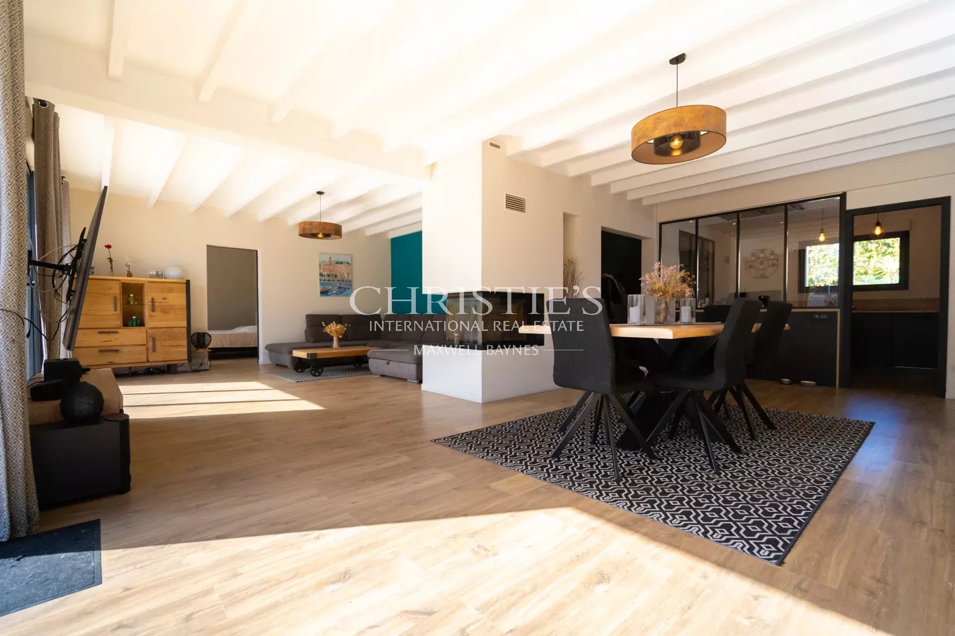 4 Bedroom Villa/Townhouse's Image 6