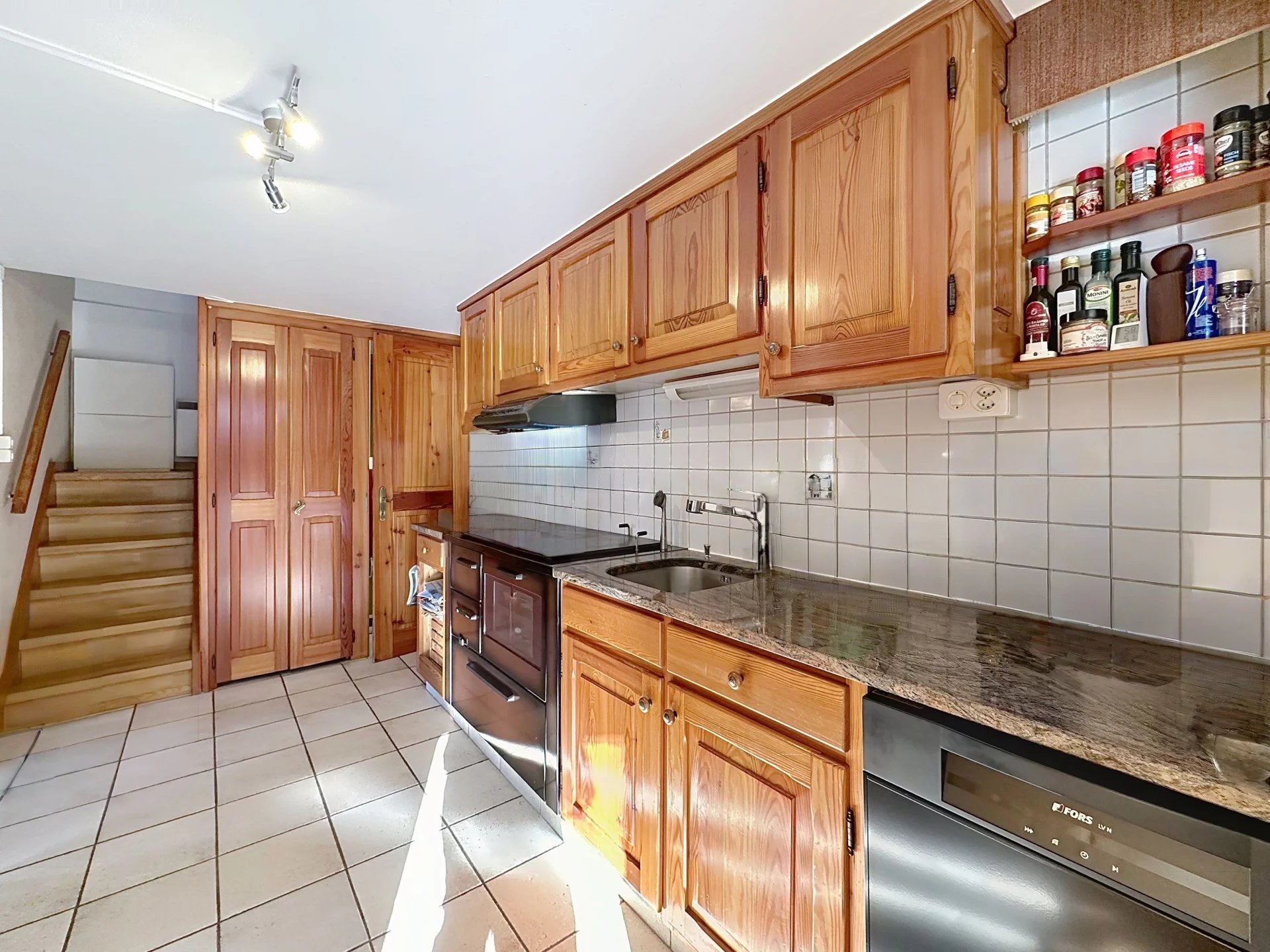 Vue panoramique sur le Mont-Blanc et la Cime de l'Est