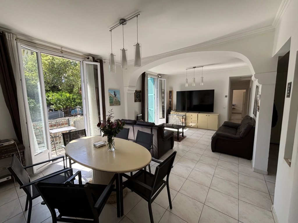 Apartment for sale in Nice — Elegant 3-Bedroom Family Apartment for Sale in Nice, France