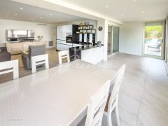 Elegant 2-Bedroom Luxury Apartment for Sale in Mandelieu, France — photo 4 of 7