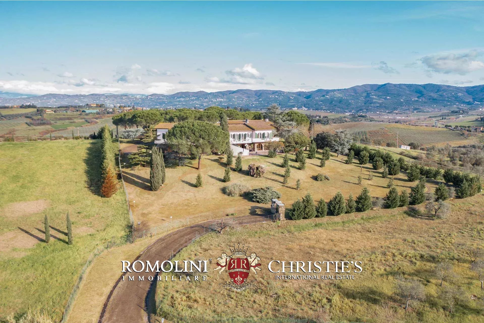 5 Bedroom Villa/Townhouse's Image 7