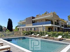 Top Floor Apartment with private rooftop terrace – Gated Estate — photo 2 of 6
