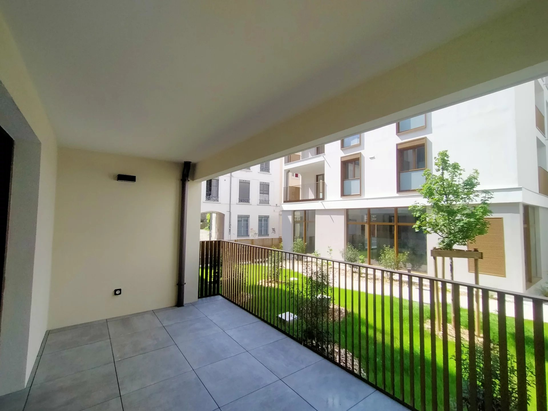 85859594 Location Lyon 9ème