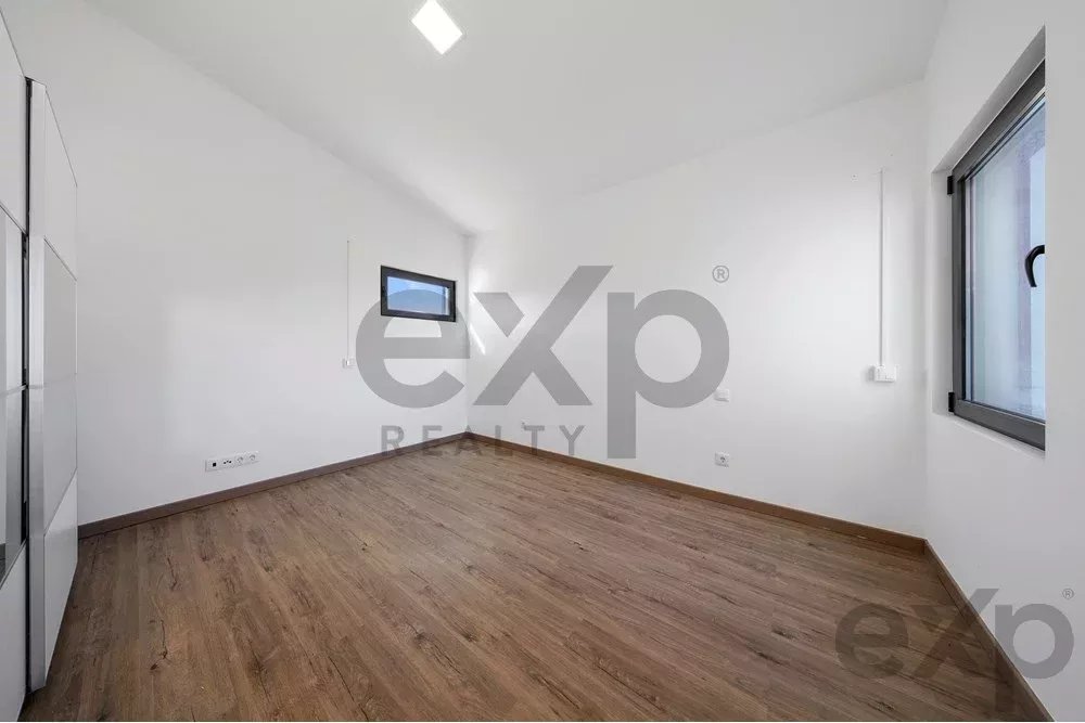 New T4 villa 5 min from Beach. 85948859 image 21