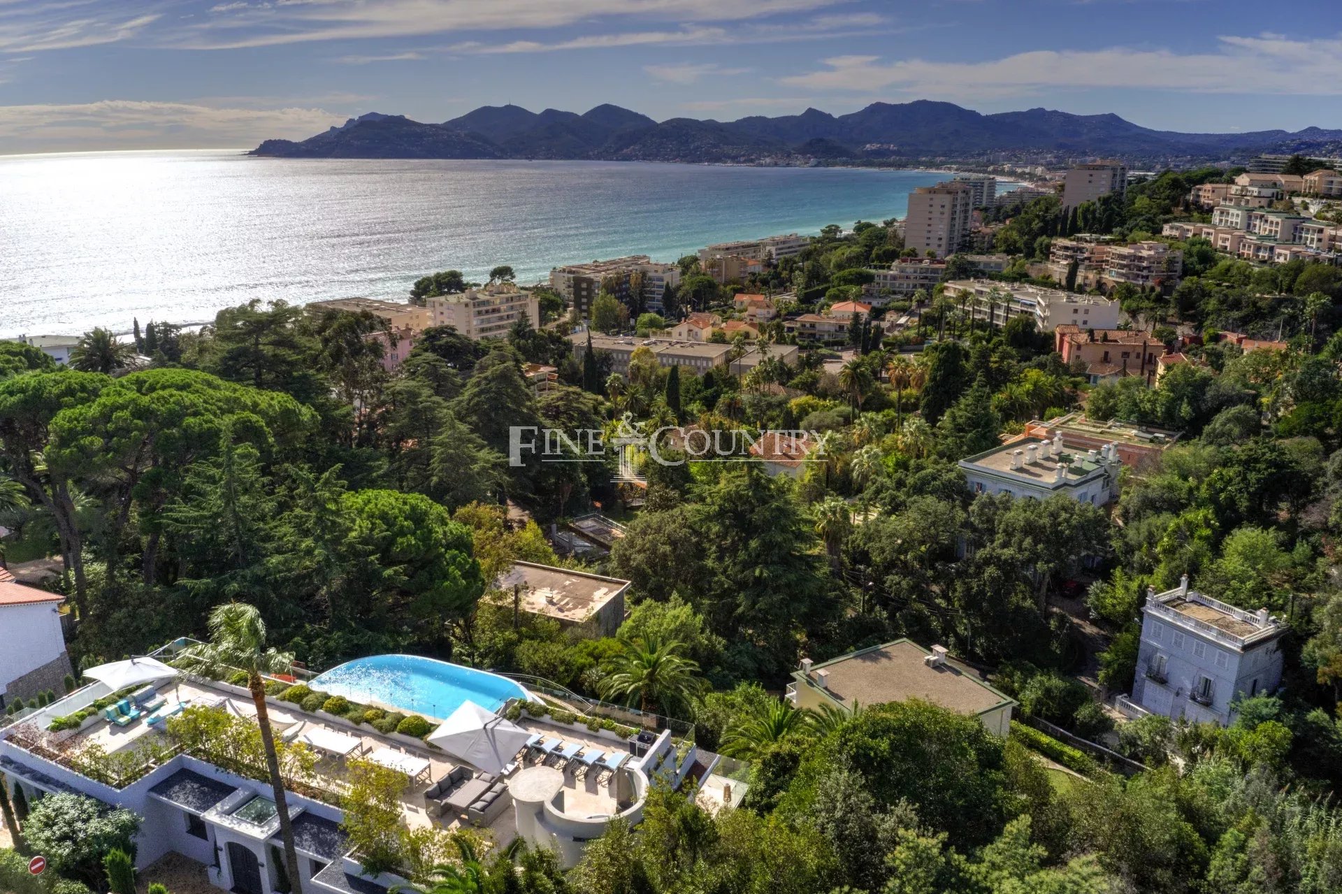 Photo of Villa for sale Cannes with sea view