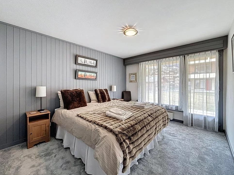 Appartement rénové au centre de la station