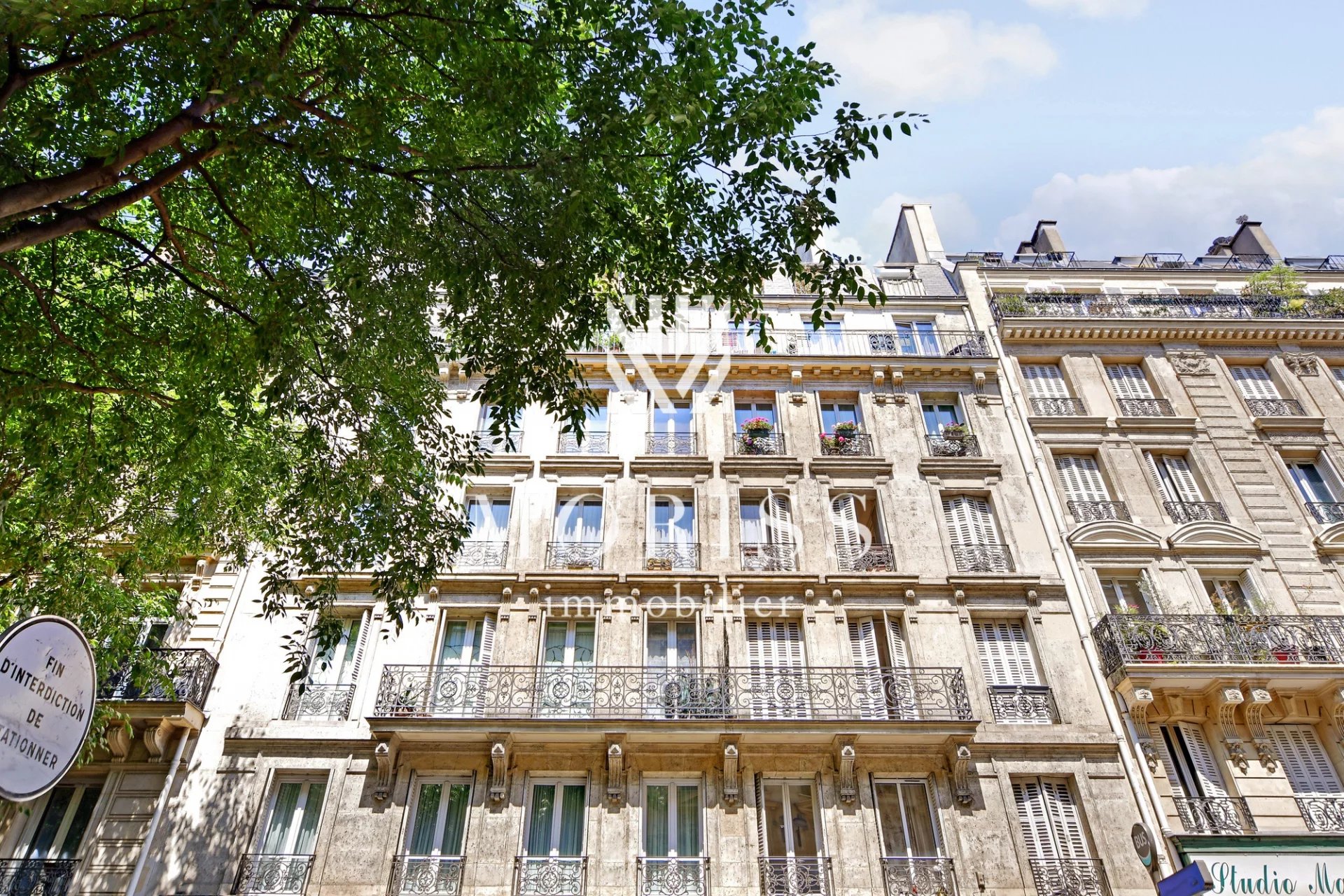 STUDETTE- DERNIER ETAGE- RUE DE MAUBEUGE 75009 PARIS - Image 1