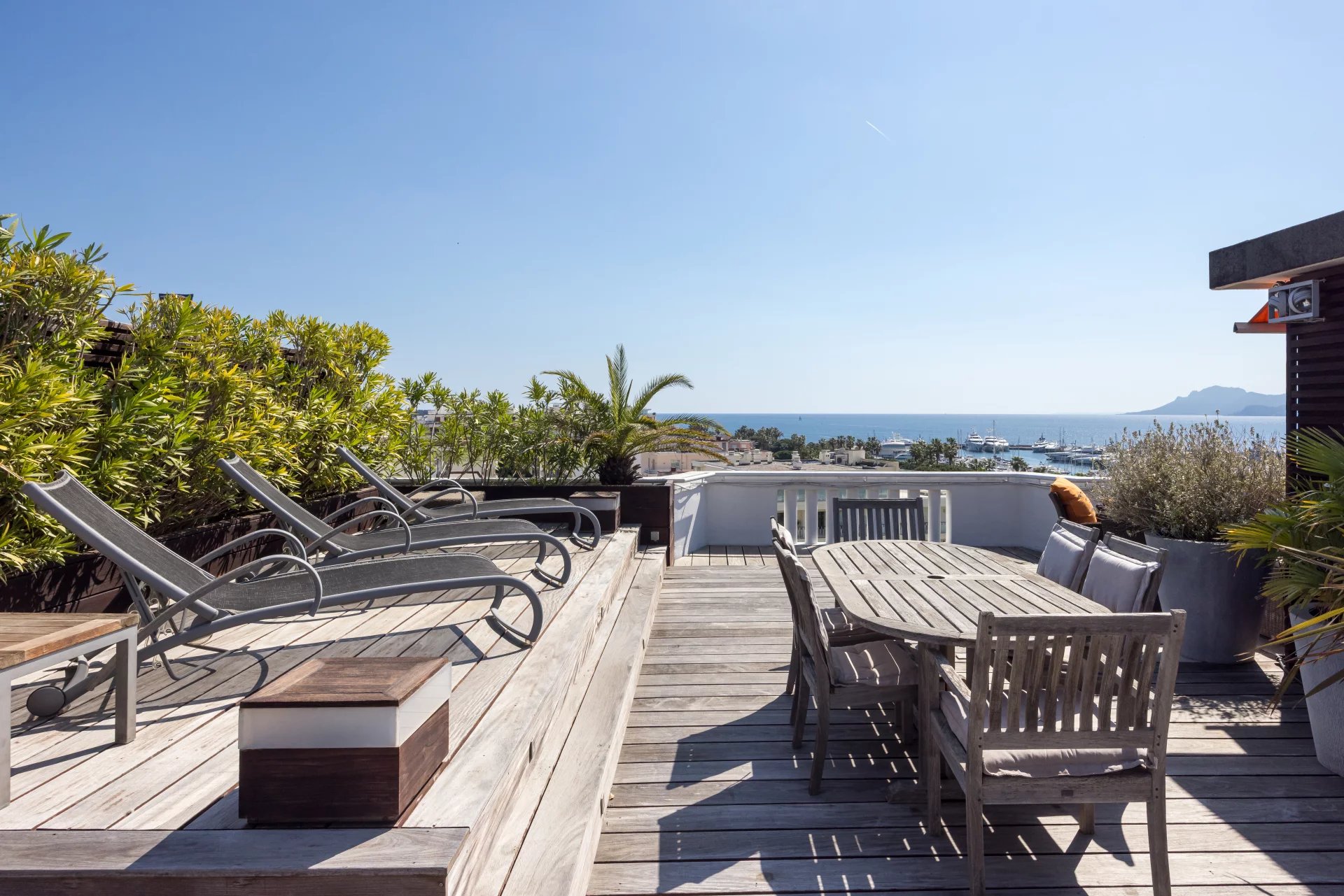 CO-EXCLUSIVITE - Cannes - Croisette - Penthouse avec toit terrasse de 120m2