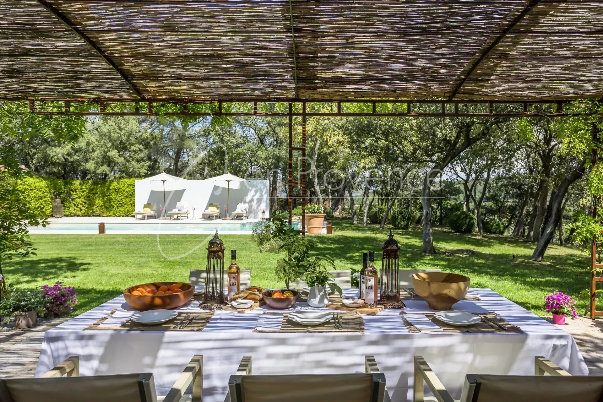 Luxury holiday rental with heated pool in the Luberon