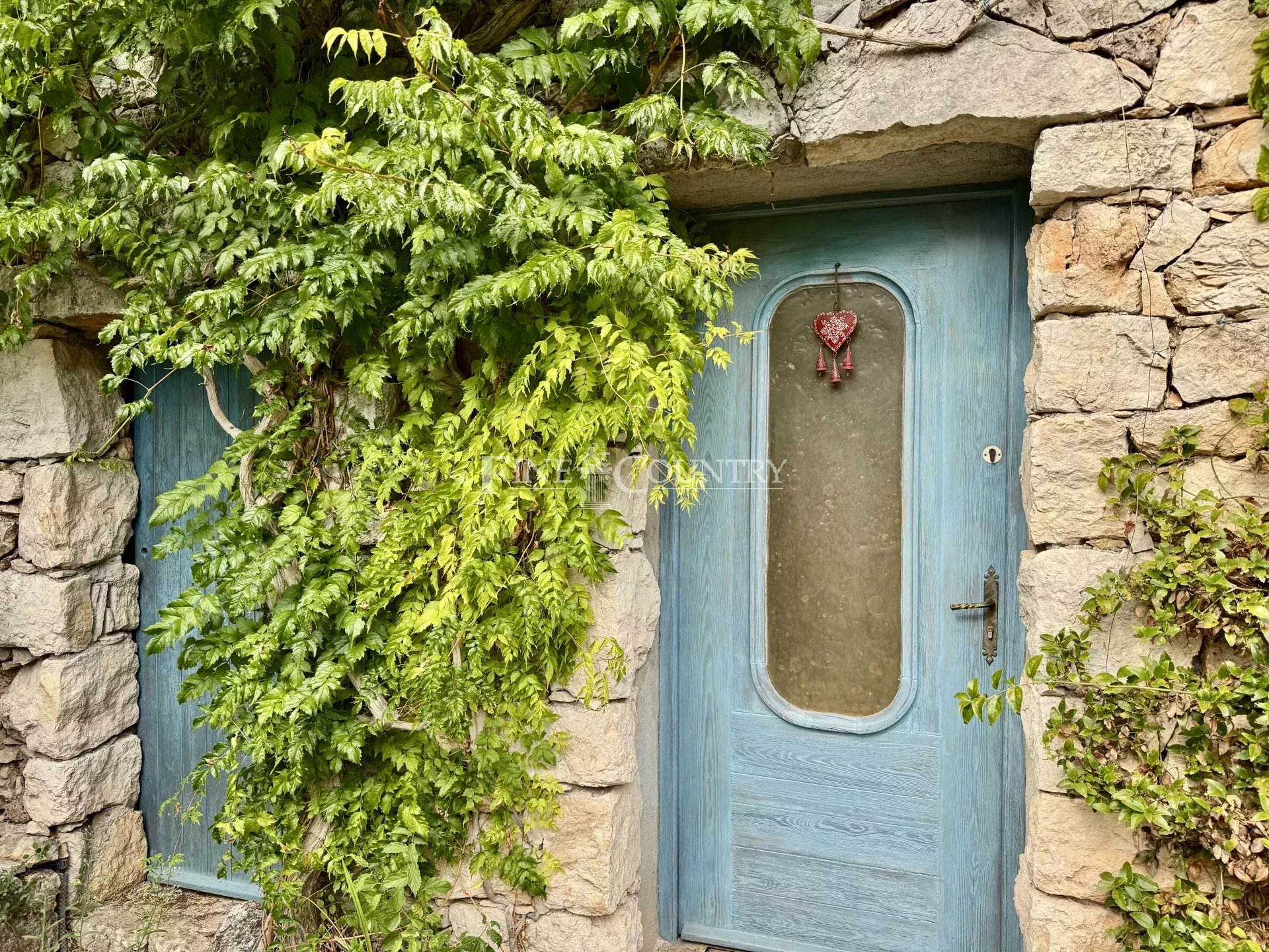 Photo of Villa for sale near Antibes in Vallauris with panoramic sea view