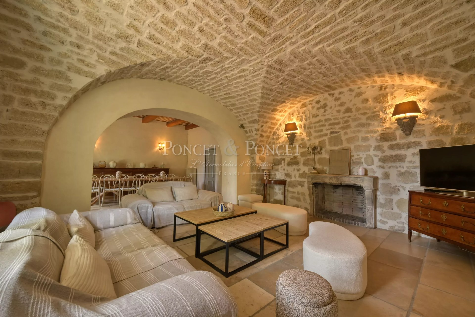 10 Bedroom Vineyard's Image 14