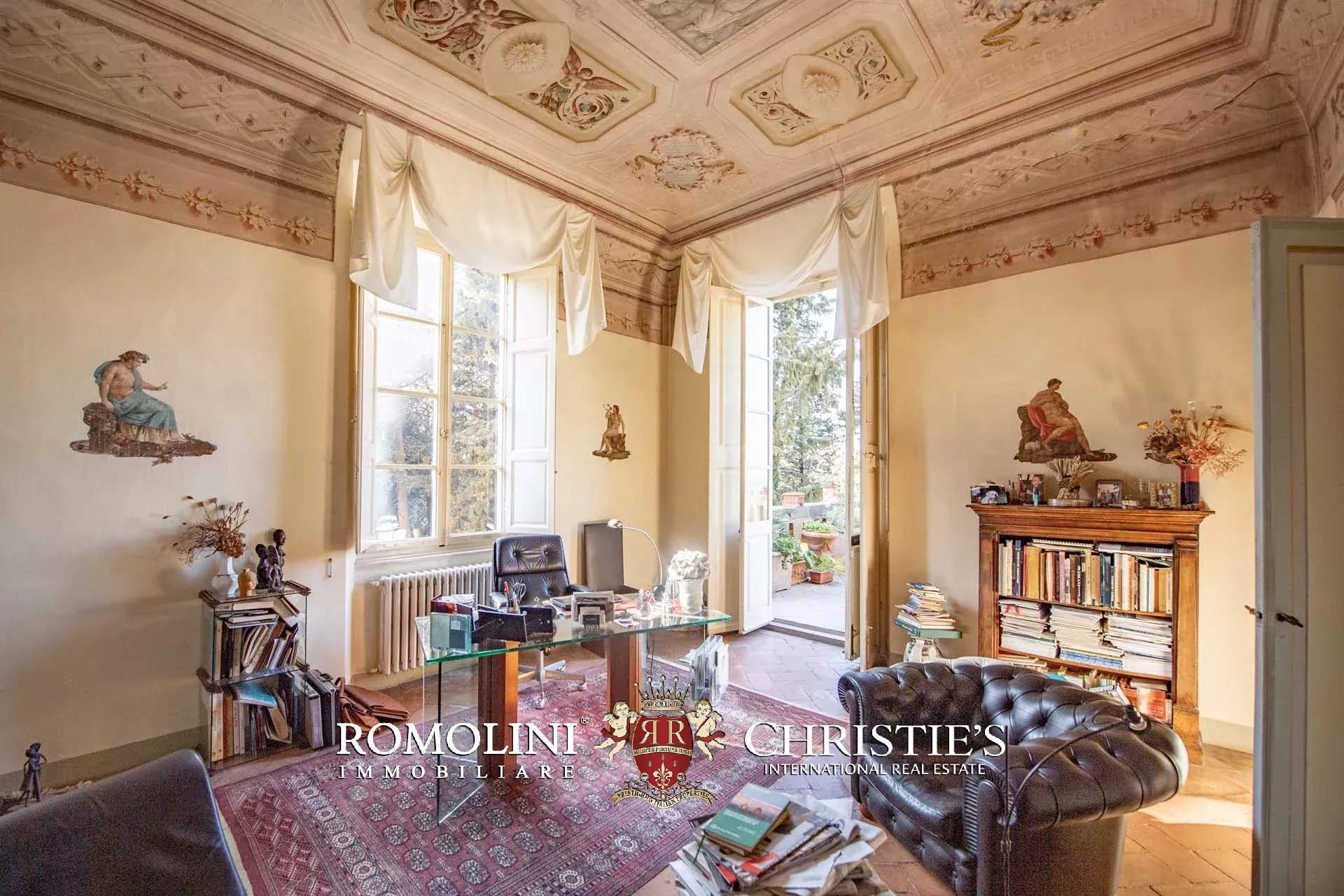 LUXURY PERIOD VILLA FOR SALE NEAR PISA, TUSCANY