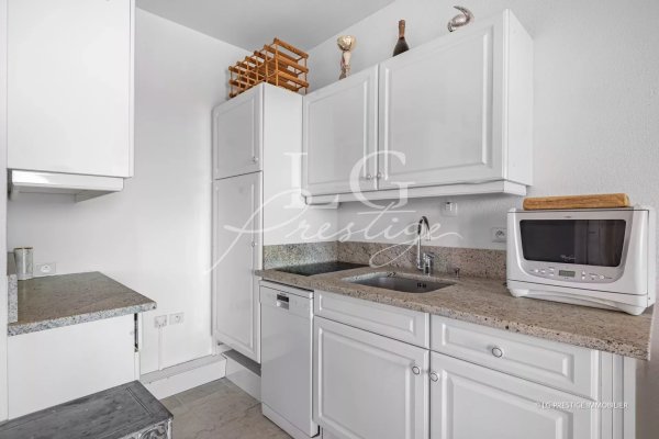EXCEPTIONAL – WATERFRONT APARTMENT — photo 7