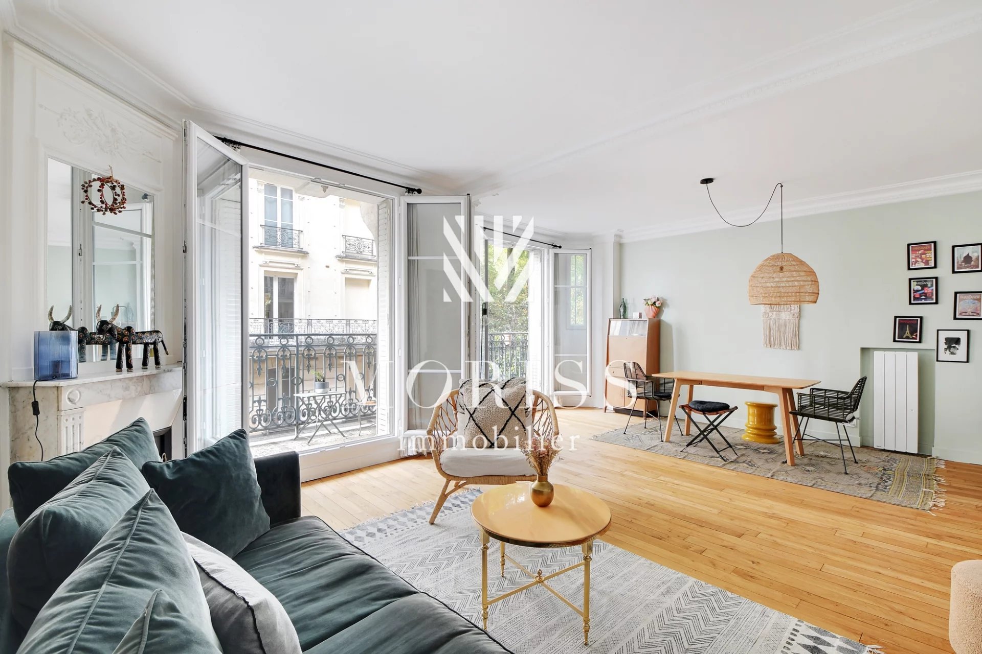 APPARTEMENT TROIS PIÈCES + BALCON VUE SACRÉ COEUR - MONTMARTRE - - Image Array