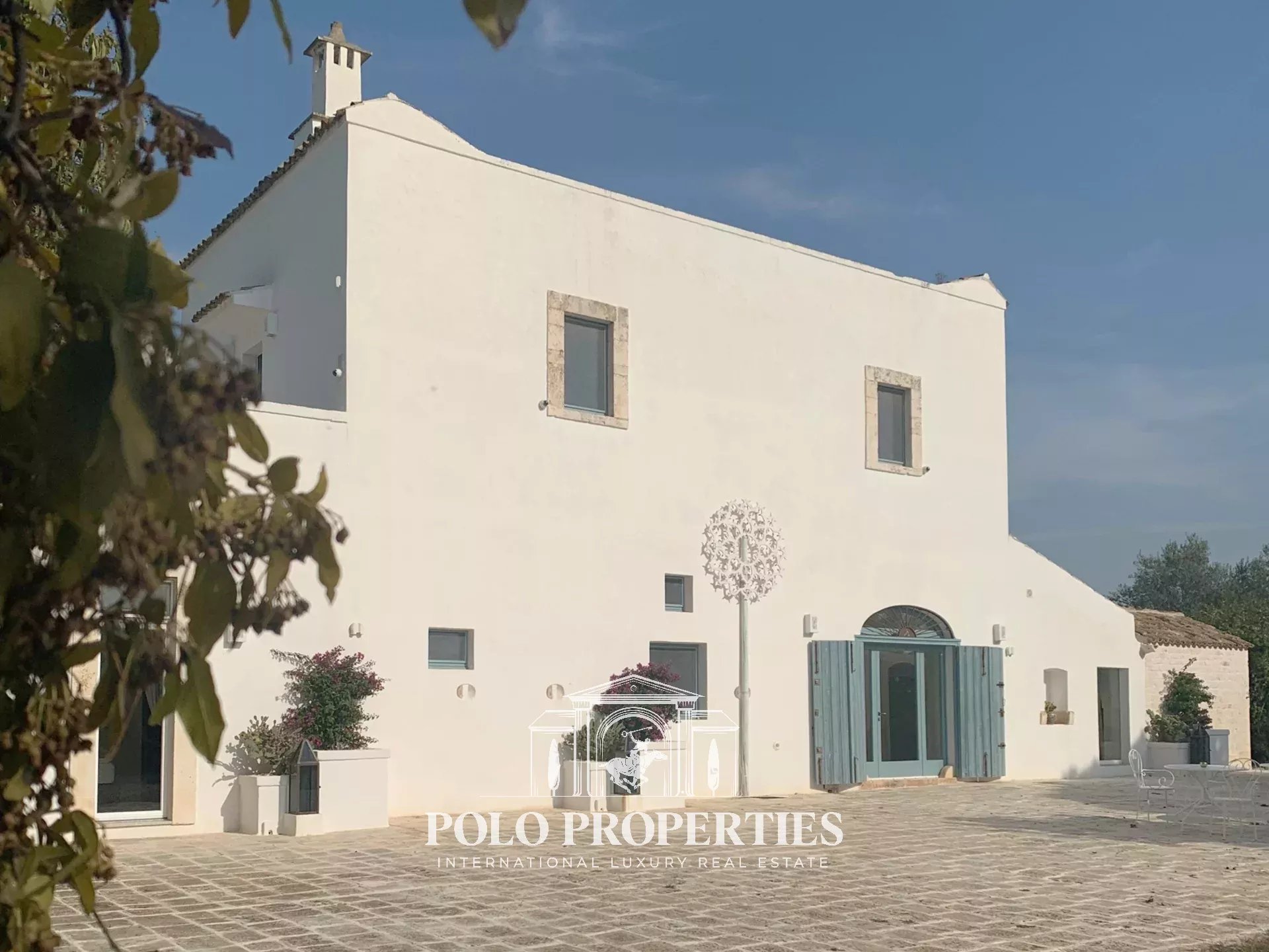 MASSERIA DU XIXe SIÈCLE AU CŒUR D’UNE OLIVERAIE PRIVÉE AVEC PISCINES ET PROJET D’ESPACE BIEN-ÊTRE - CONVERSANO