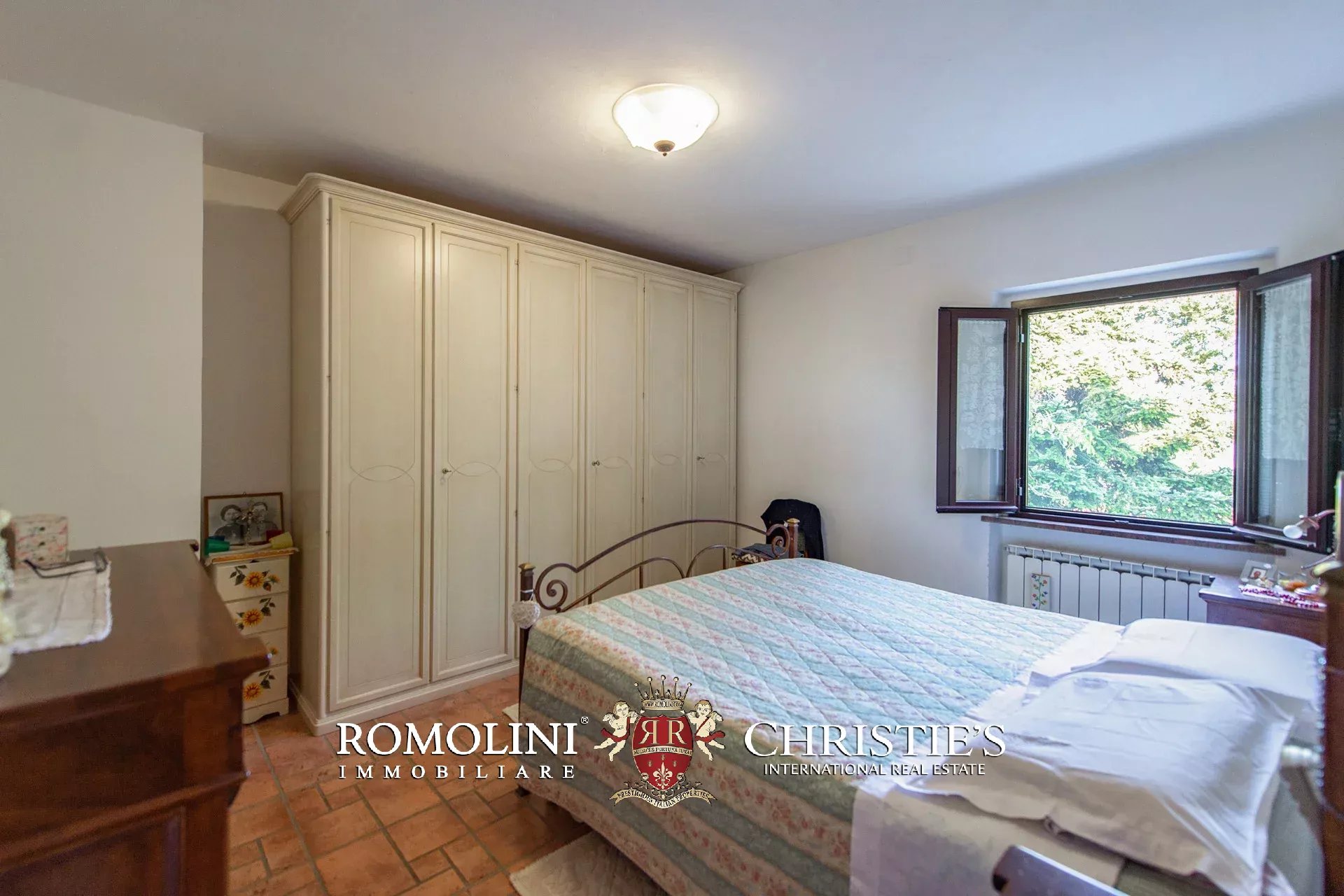 FARMHOUSE WITH PANORAMIC VIEWS FOR SALE IN TUSCANY, CAPRESE MICHELANGELO