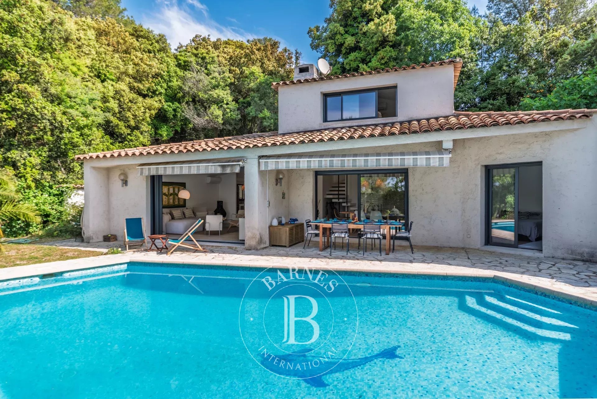 Roquefort-les-Pins - Family villa walking distance to schools and shops
