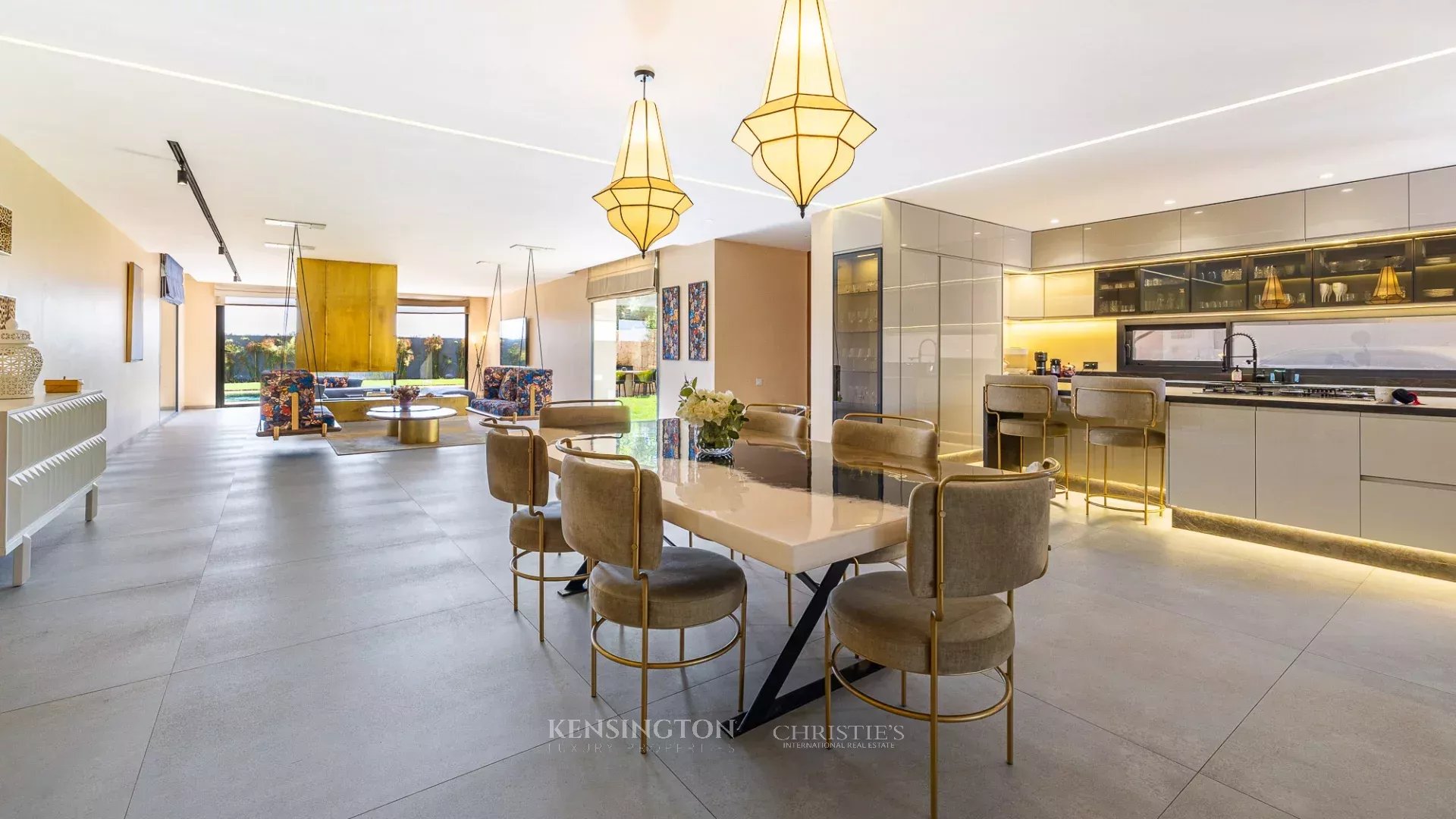 4 Bedroom Villa/Townhouse's Image 3