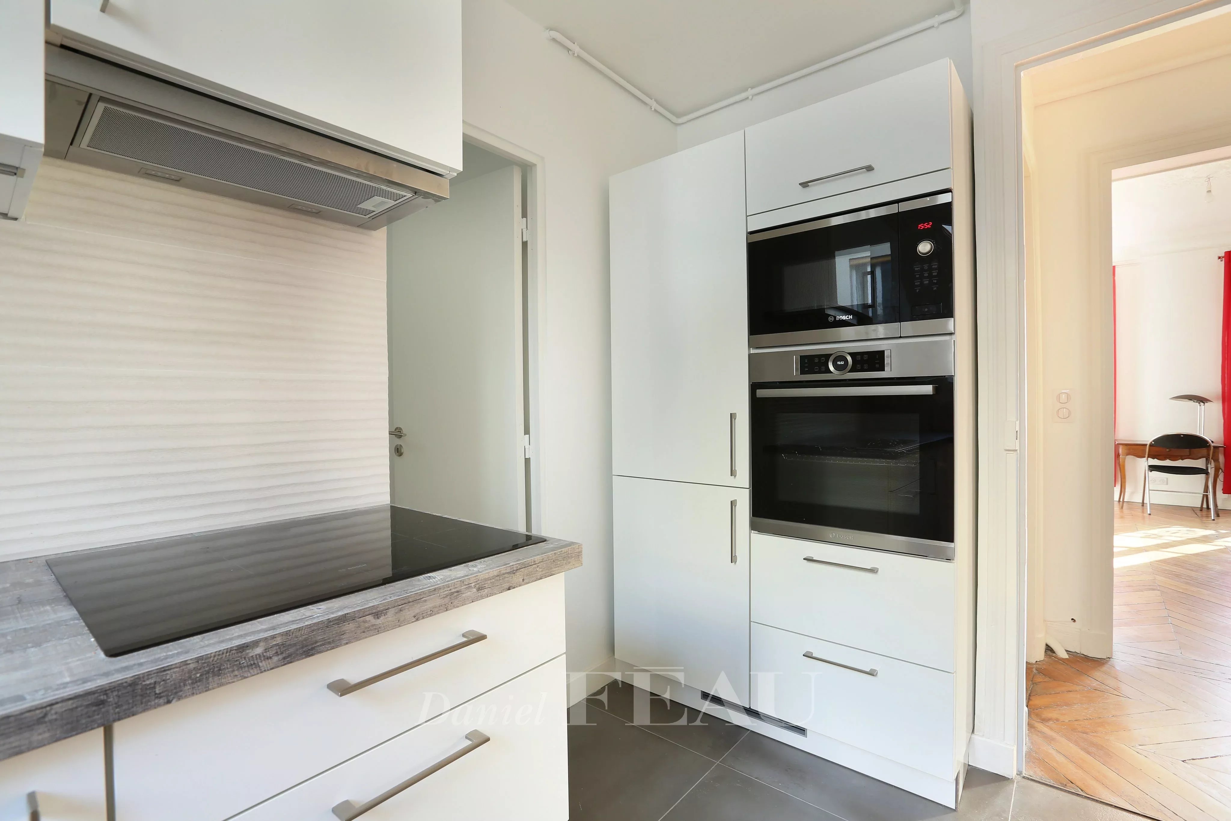 Cuisine Acier inoxydable Parquet Carrelage
