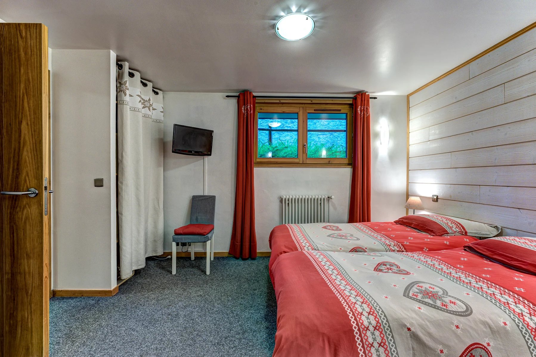 Photo of LES HOUCHES : 4-bedroom apartment over four floors with breathtaking views