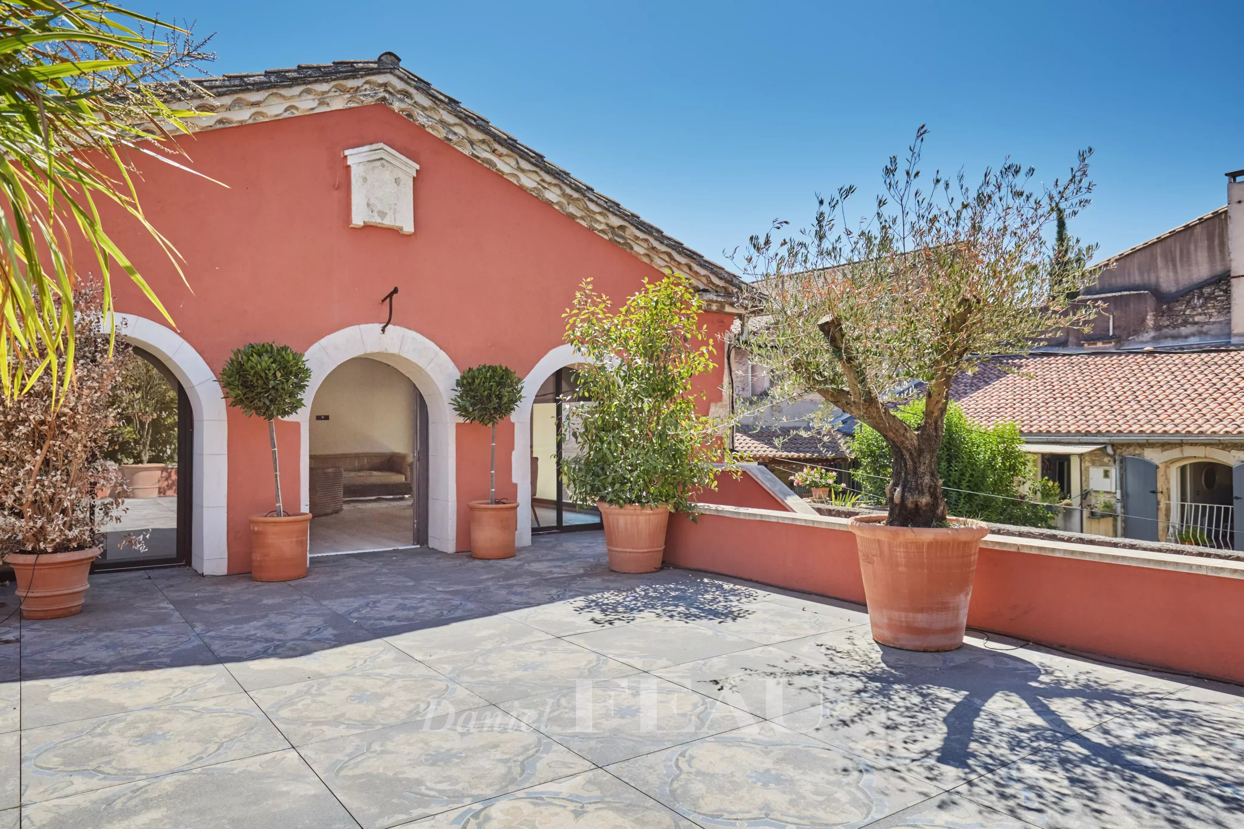 Saint-Rémy-de-Provence  - A superb 3-bed apartment with a terrace