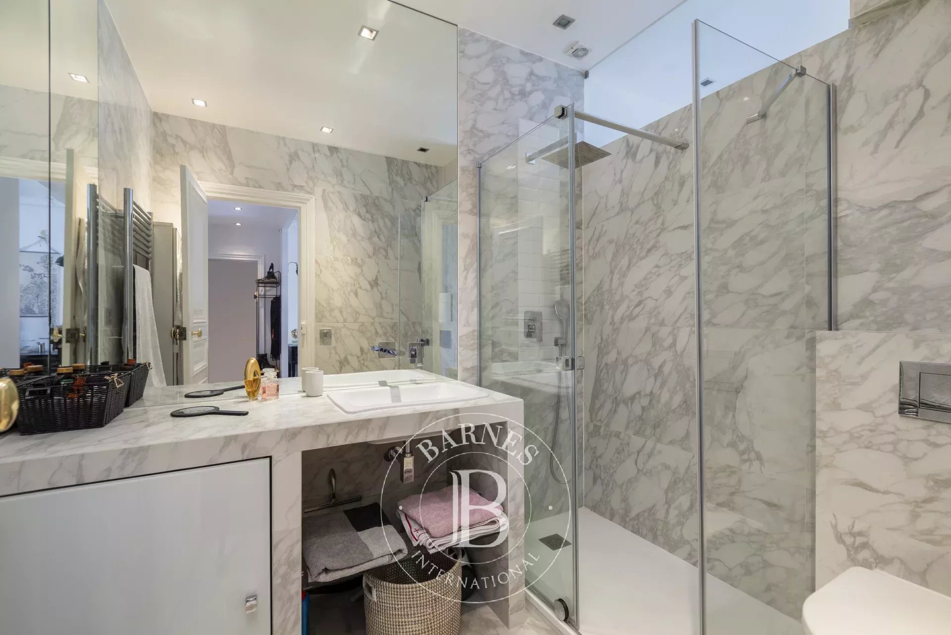 Daire Paris 8ème - picture 10