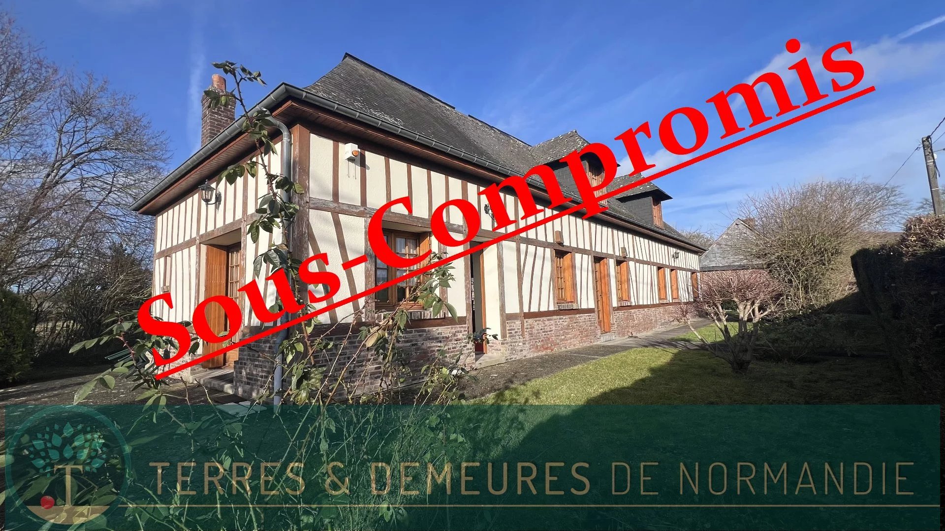 A vendre ancienne longère composée dune maison principale de 129m² habitables, 4pièces, 3chambres, 1SDB, 1point deau et cave de 22m². 2 bâtiments, 1garage, 1petite maison