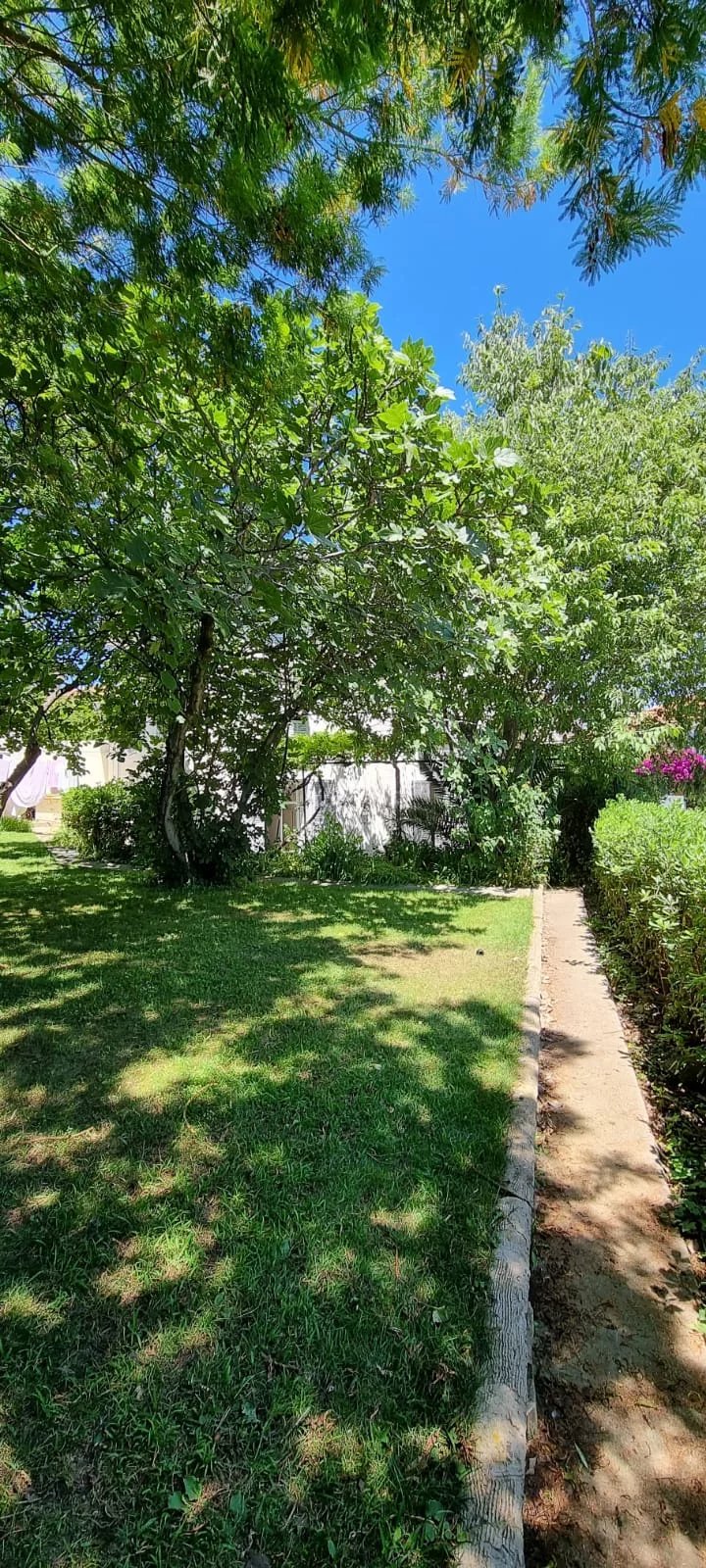 MAISON MEUBLE