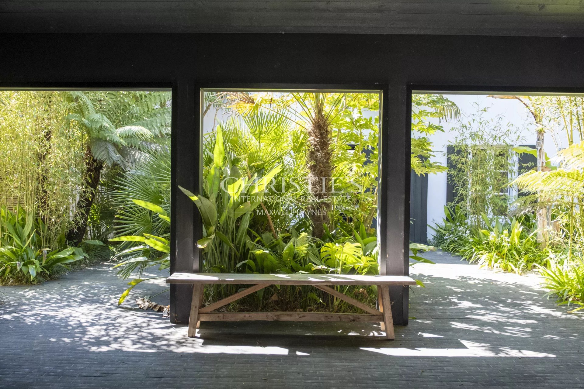 6 Bedroom Villa/Townhouse's Image 4