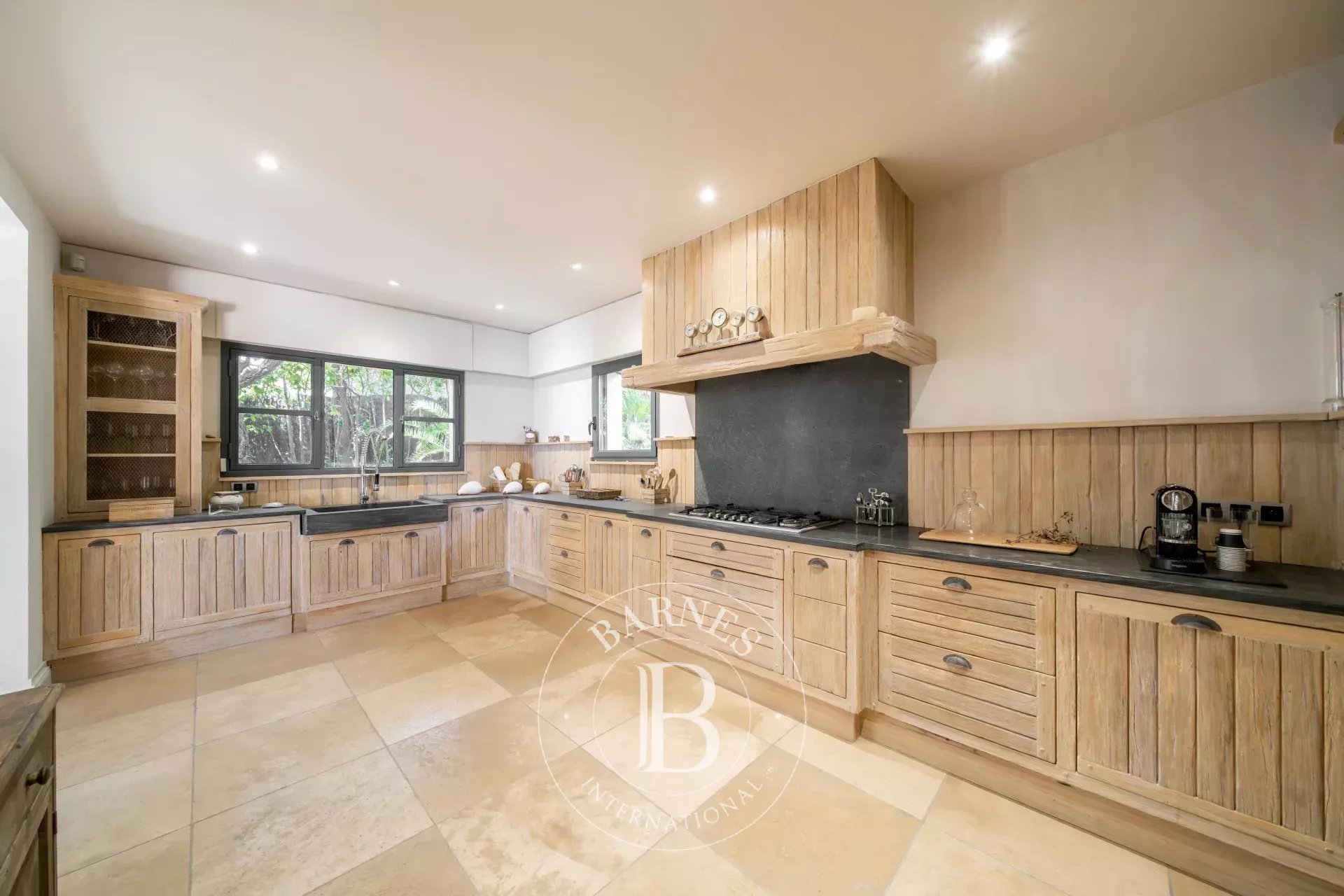 Villa Saint-Raphaël - picture 4