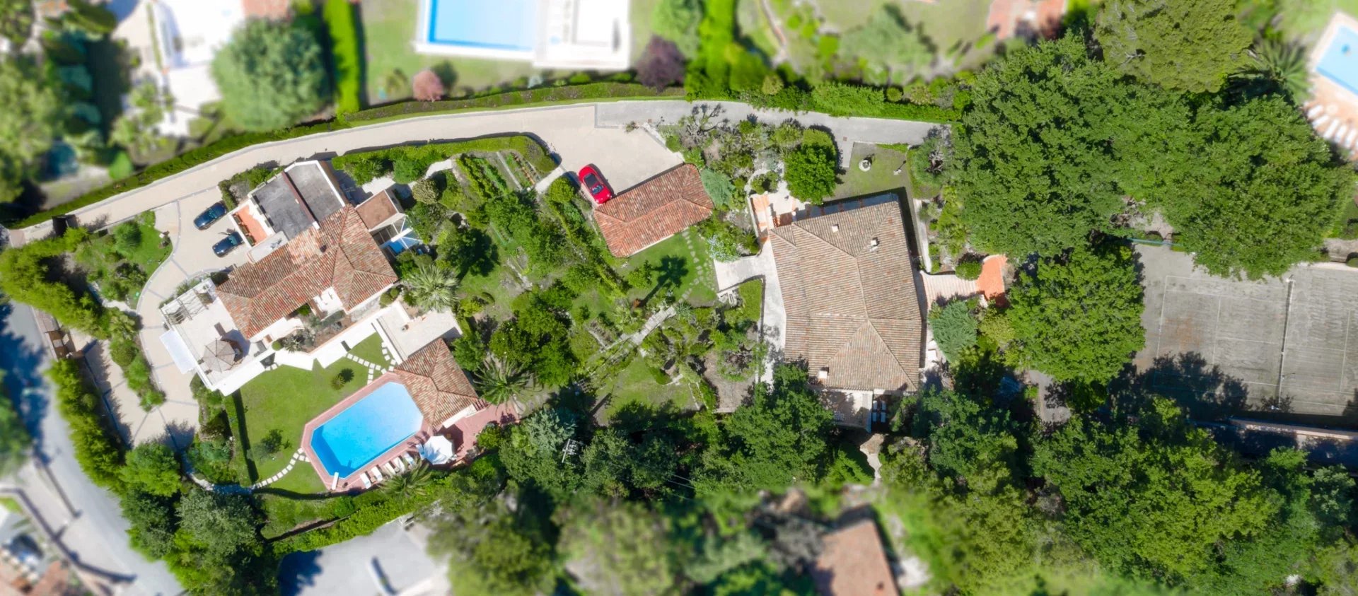 Très belle et grande villa à Cannes avec la vue panoramique mer et montagne - Photo 3