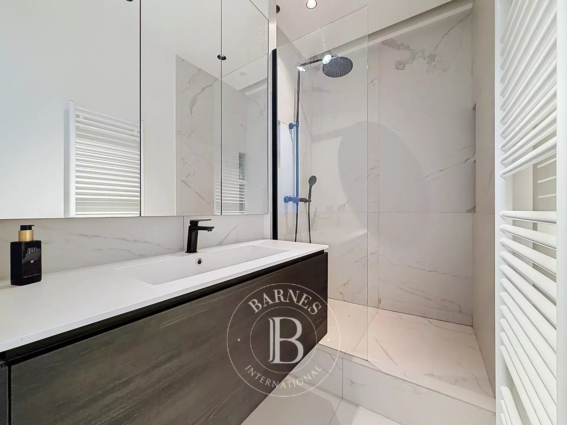 Paris  - Apartment 3 Bedrooms - picture 12