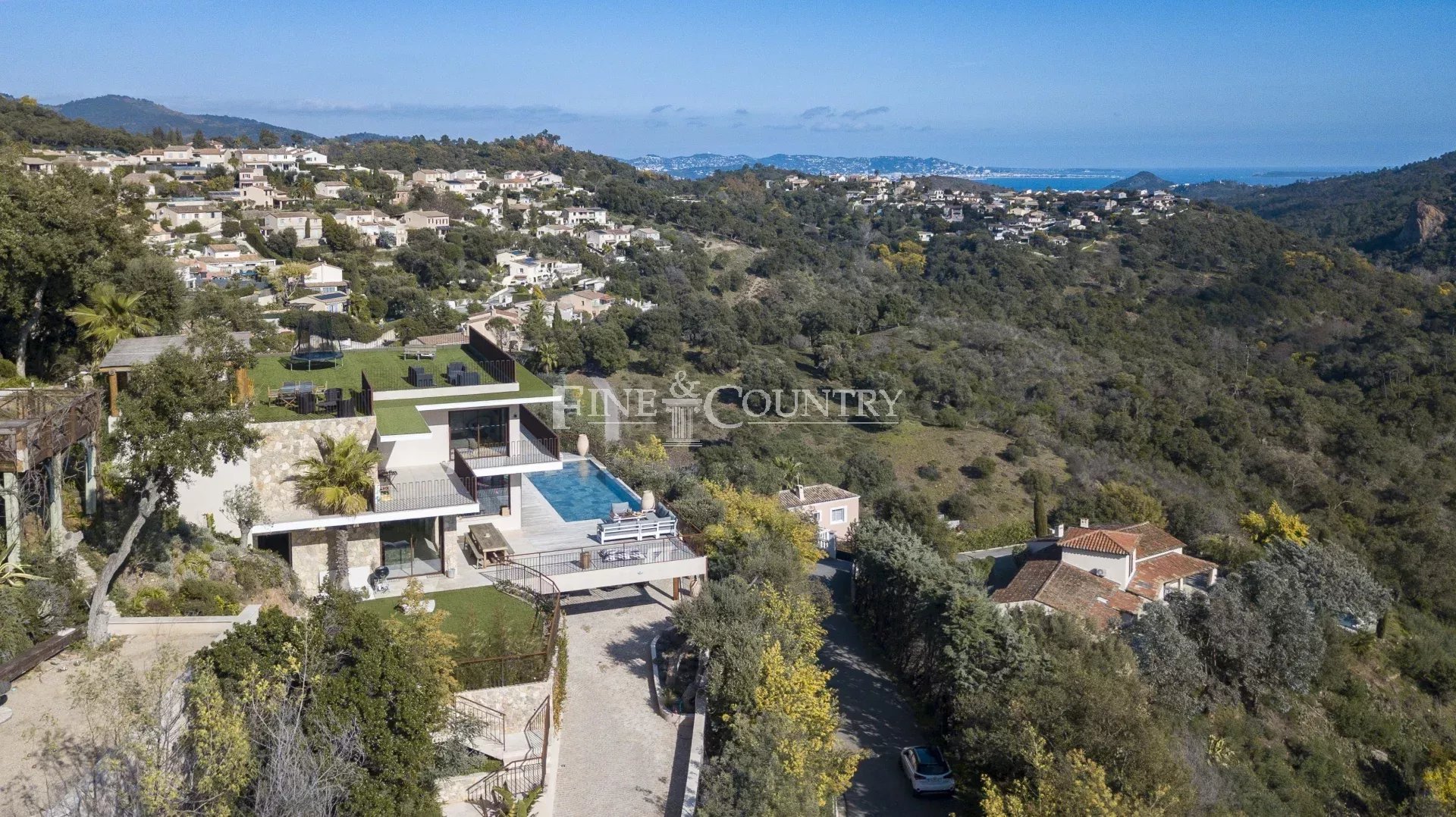 Photo of Villa for Sale in Mandelieu with Panoramic View