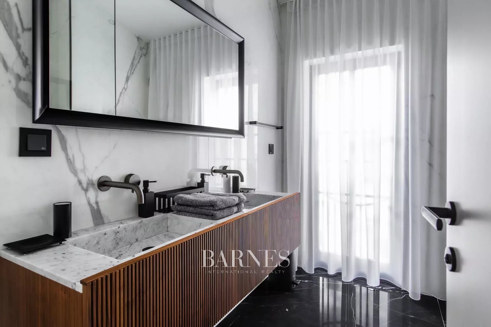 Penthouse Budapest VI. kerülete - picture 24