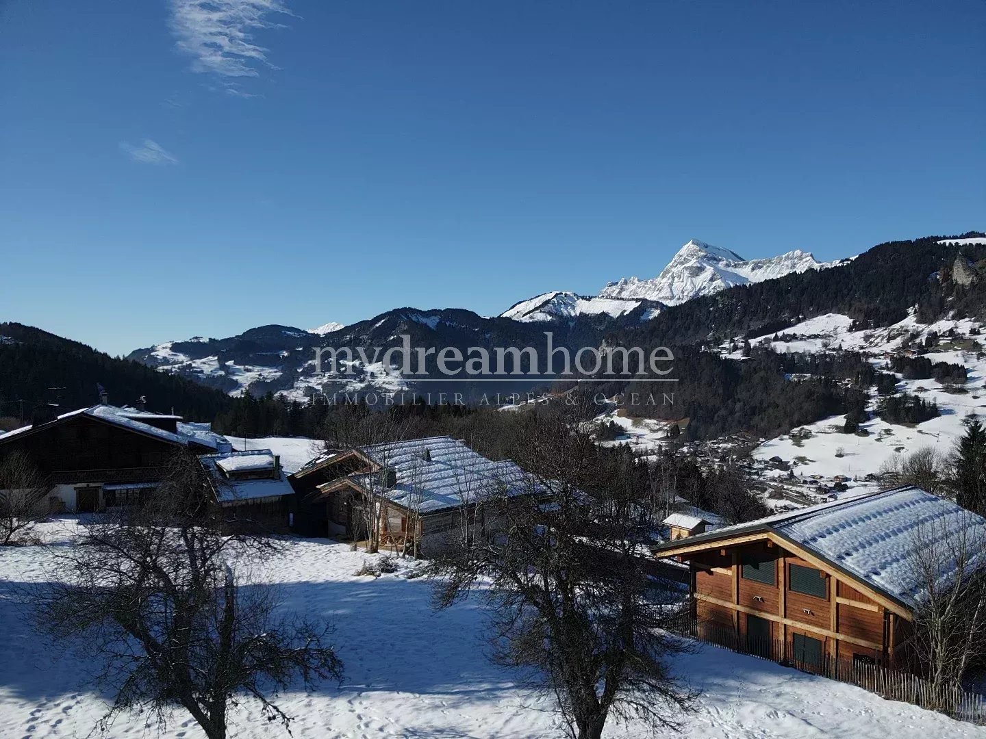 Les chalets Bajja au centre de Notre Dame de Belleccombe (73590)