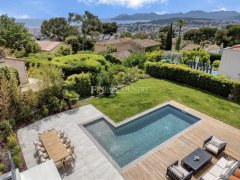 Hedendaagse Luxe Villa in Le Cannet met Uitzicht op Zee — photo 1 of 7