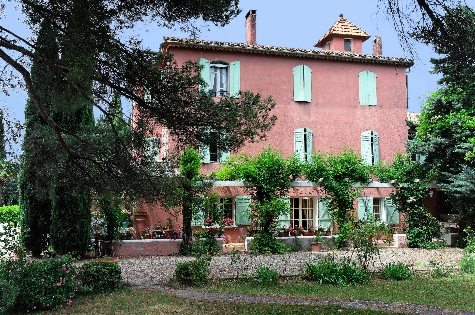 Elegant 19th-Century Property near Eygalières
