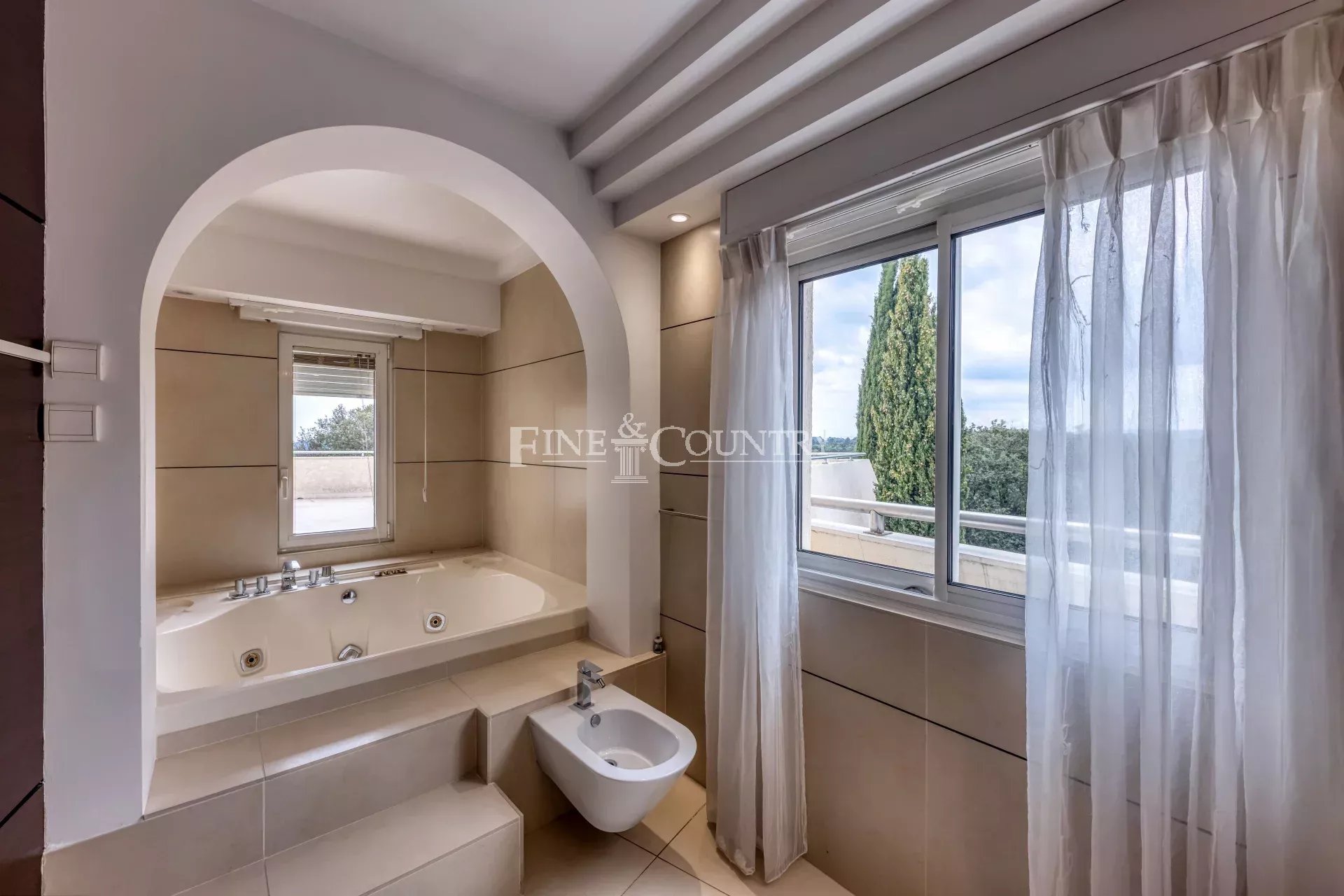 Photo of for sale property in Valbonne with tennis and hélipad