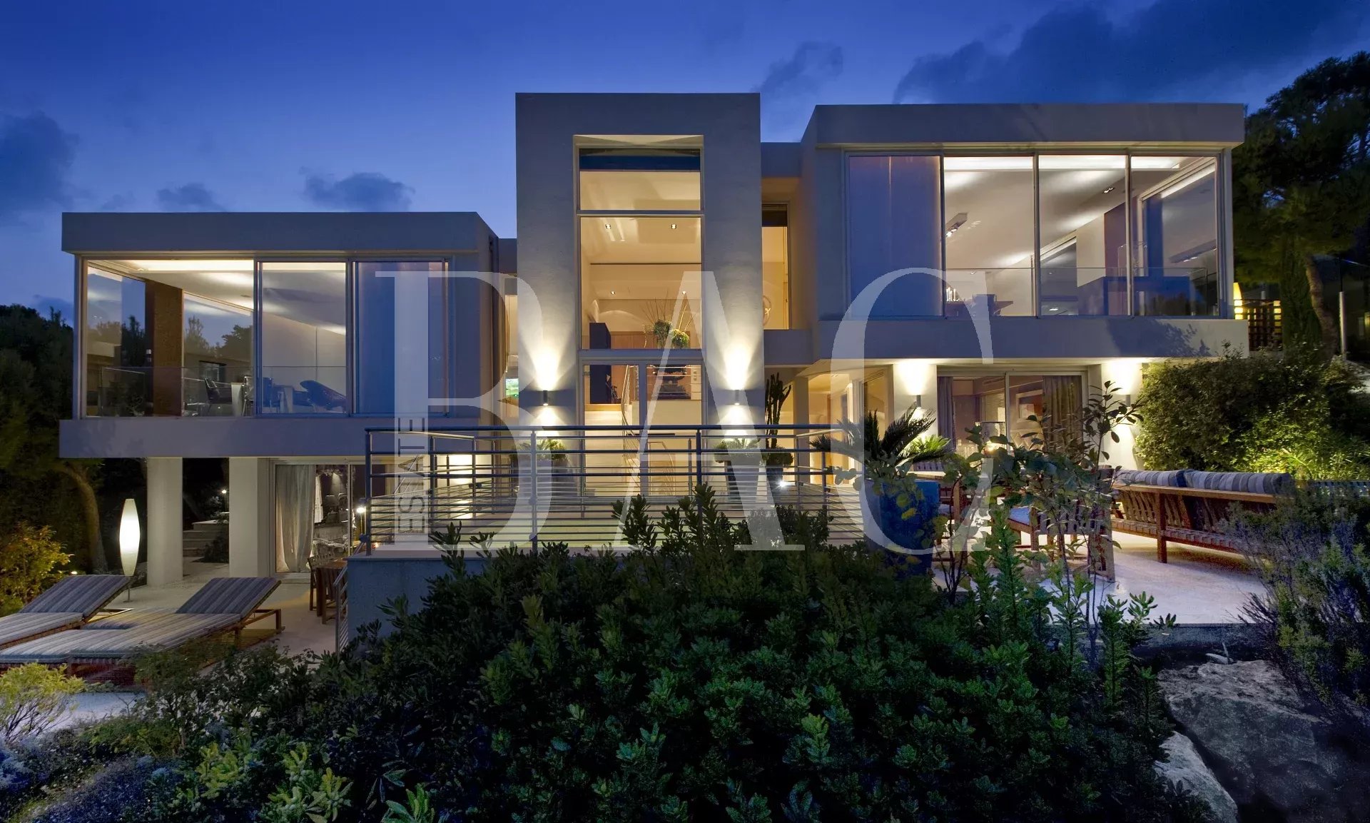 Agence immobilière de 