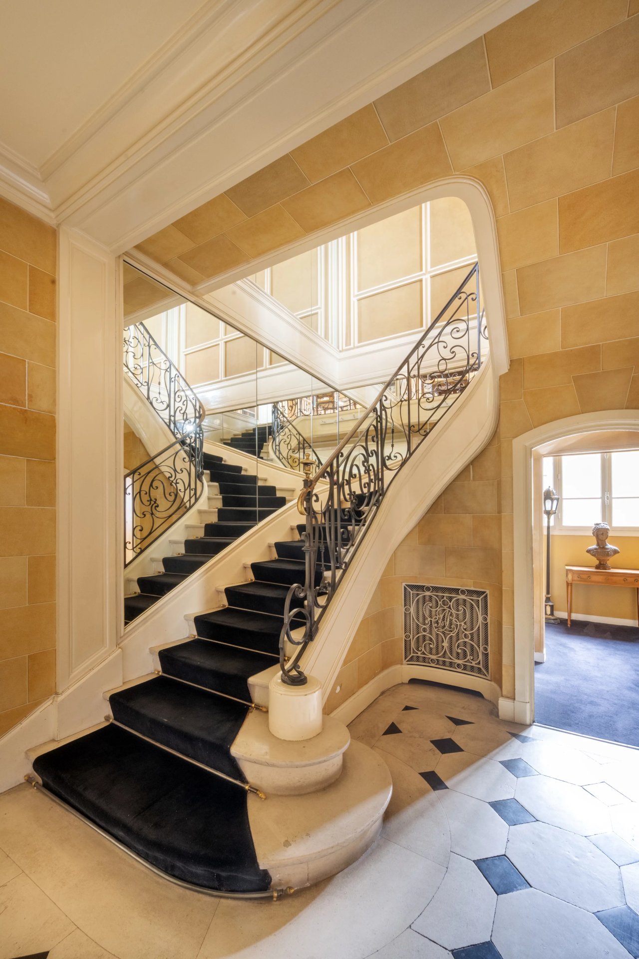 5 Bedroom Apartment/Flat's Image 9