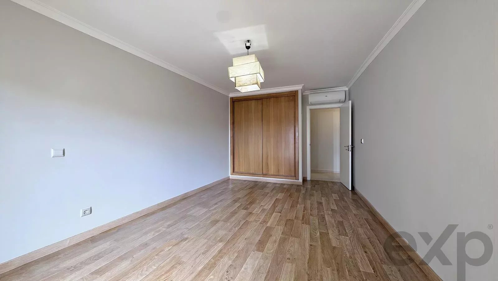 Spacious 3-Bedroom Apartment in Quelfes, Olhão 86993728 image 6
