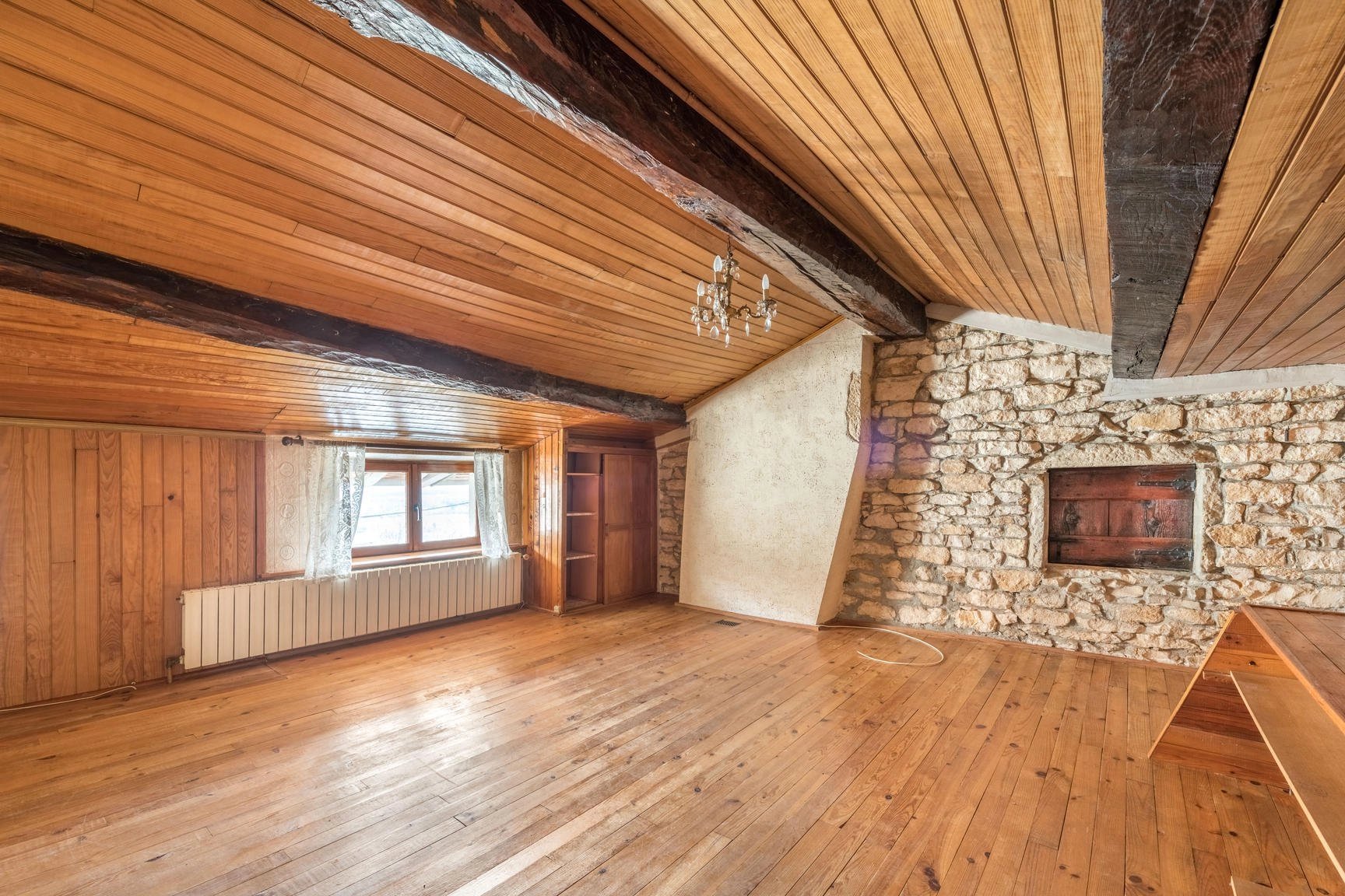 Maison à rénover avec jardin à Lucenay