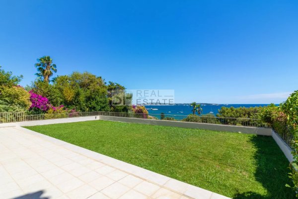 GOLFE-JUAN – VUE MER PANORAMIQUE - 4 PIECES AVEC VASTE JARDIN — photo 2