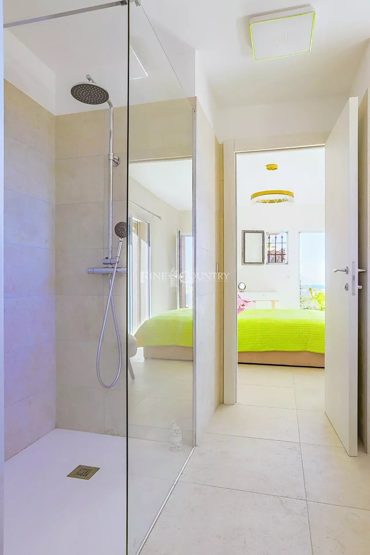 Photo of Villa for sale in Théoule-sur-Mer with panoramic sea view