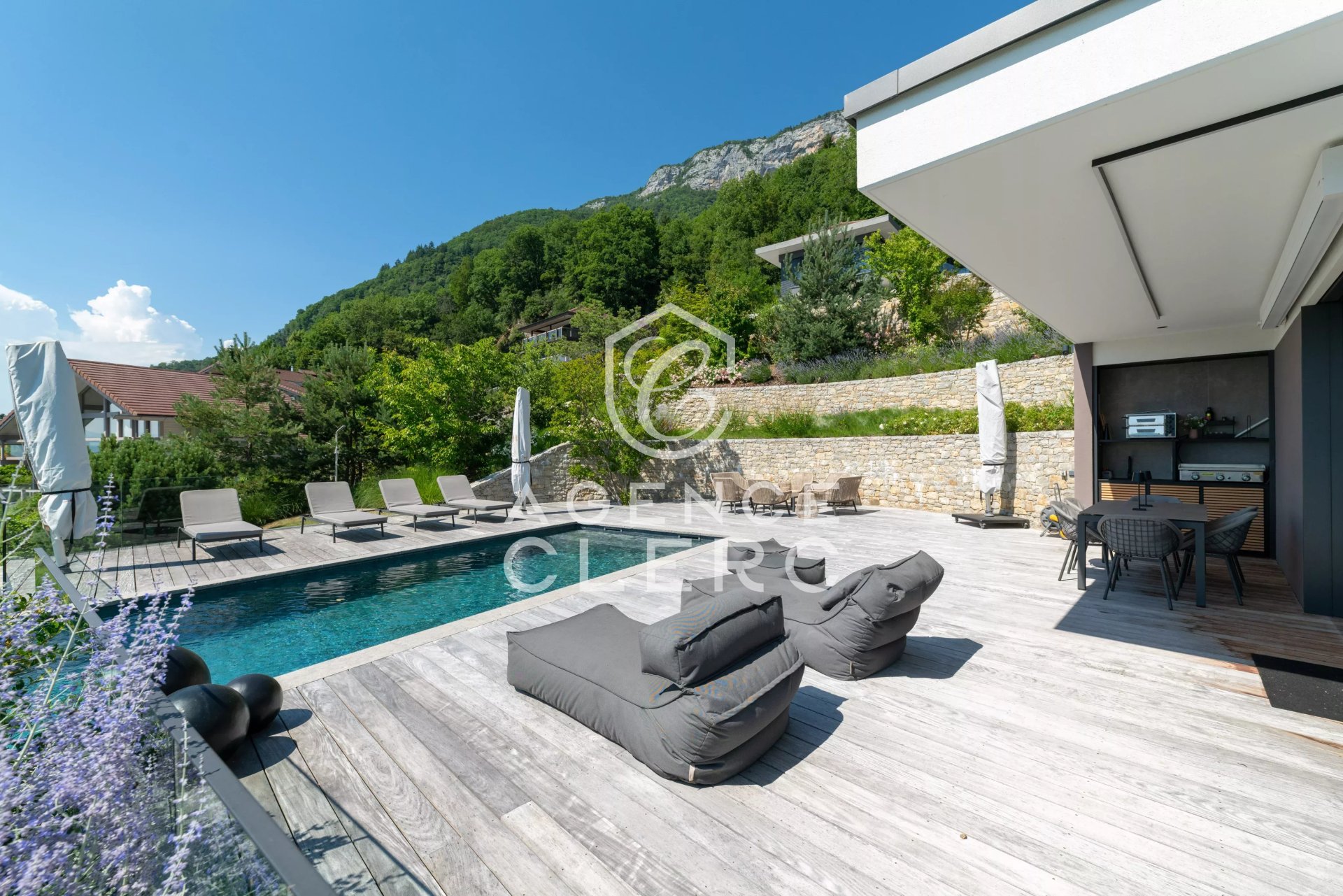 4 Bedroom Villa/Townhouse's Image 8