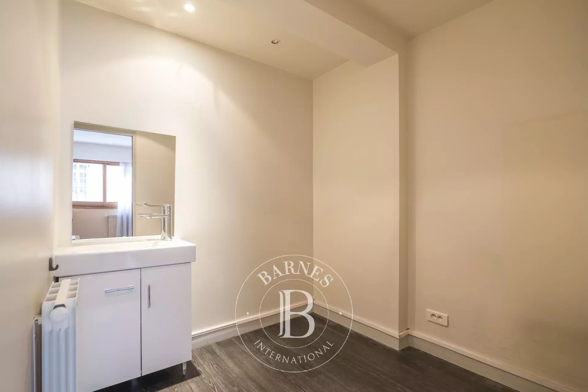 Daire Paris 7ème - picture 7