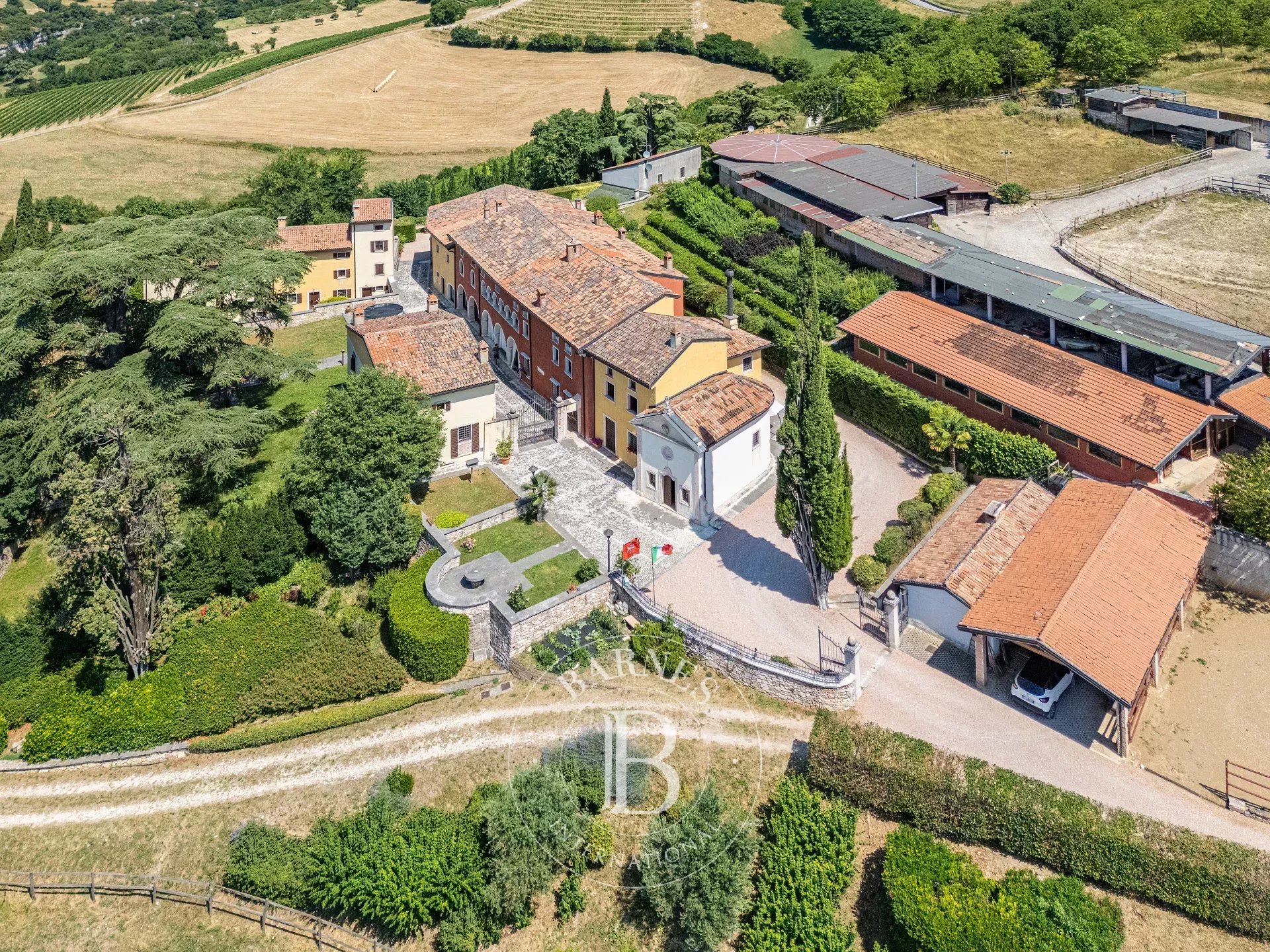 Splendida tenuta del 400 sulle colline veronesi