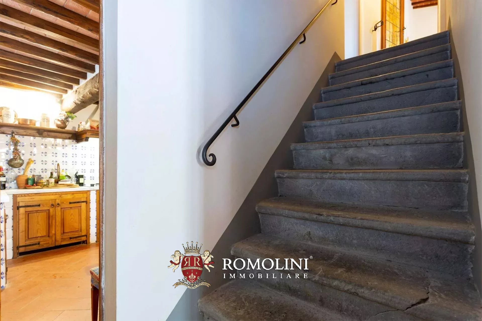 9 Bedroom Vineyard's Image 28
