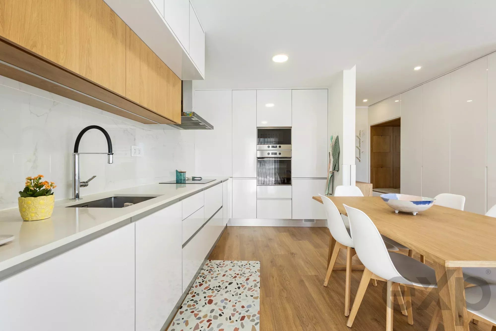 Amazing Two‑Bedroom Apartment with River View and Garage 87152839 image 5
